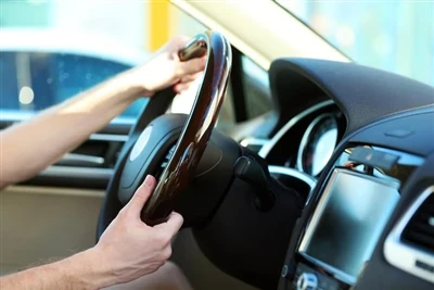 Het stuur gebruiken: tips voor het gebruik van een autostuur