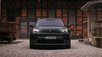 Porsche gaat door met de productie van benzine- en hybridemodellen