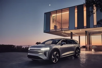 Lucid levert First Gravity SUV's