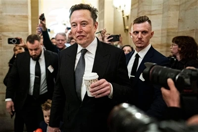 Musk bespreekt met de president de bouw van een batterijfabriek in Zuid-Afrika