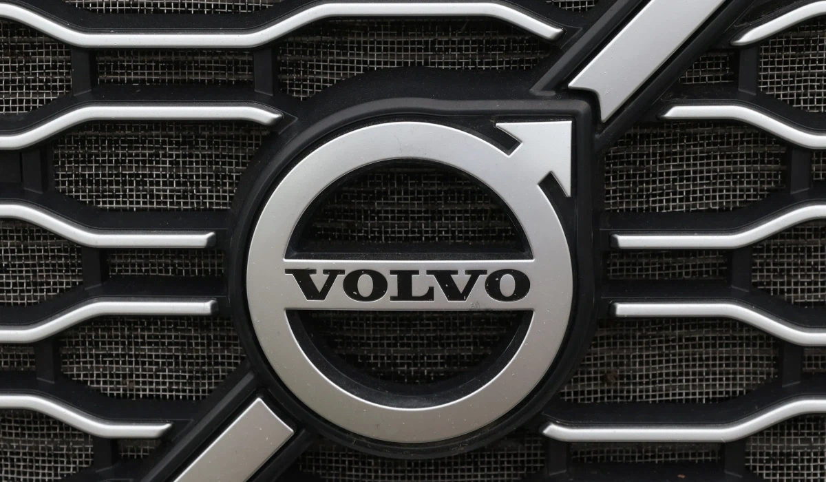 Volvo ontslaat naar verluidt 15% van het Amerikaanse personeelsbestand om de ...